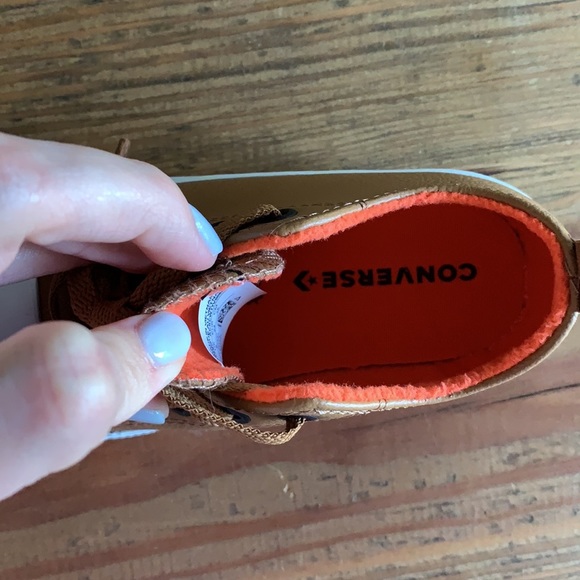 Converse - Picture 3 of 5